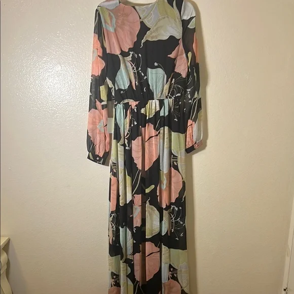 Lulu's Green Long Sleeve Sundress with V-Neck - Picture 3 of 9